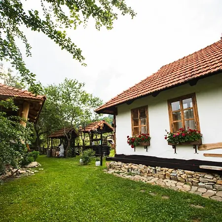 Садиба Гардига Pystan Exterior photo