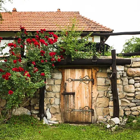 Садиба Гардига Pystan Exterior photo